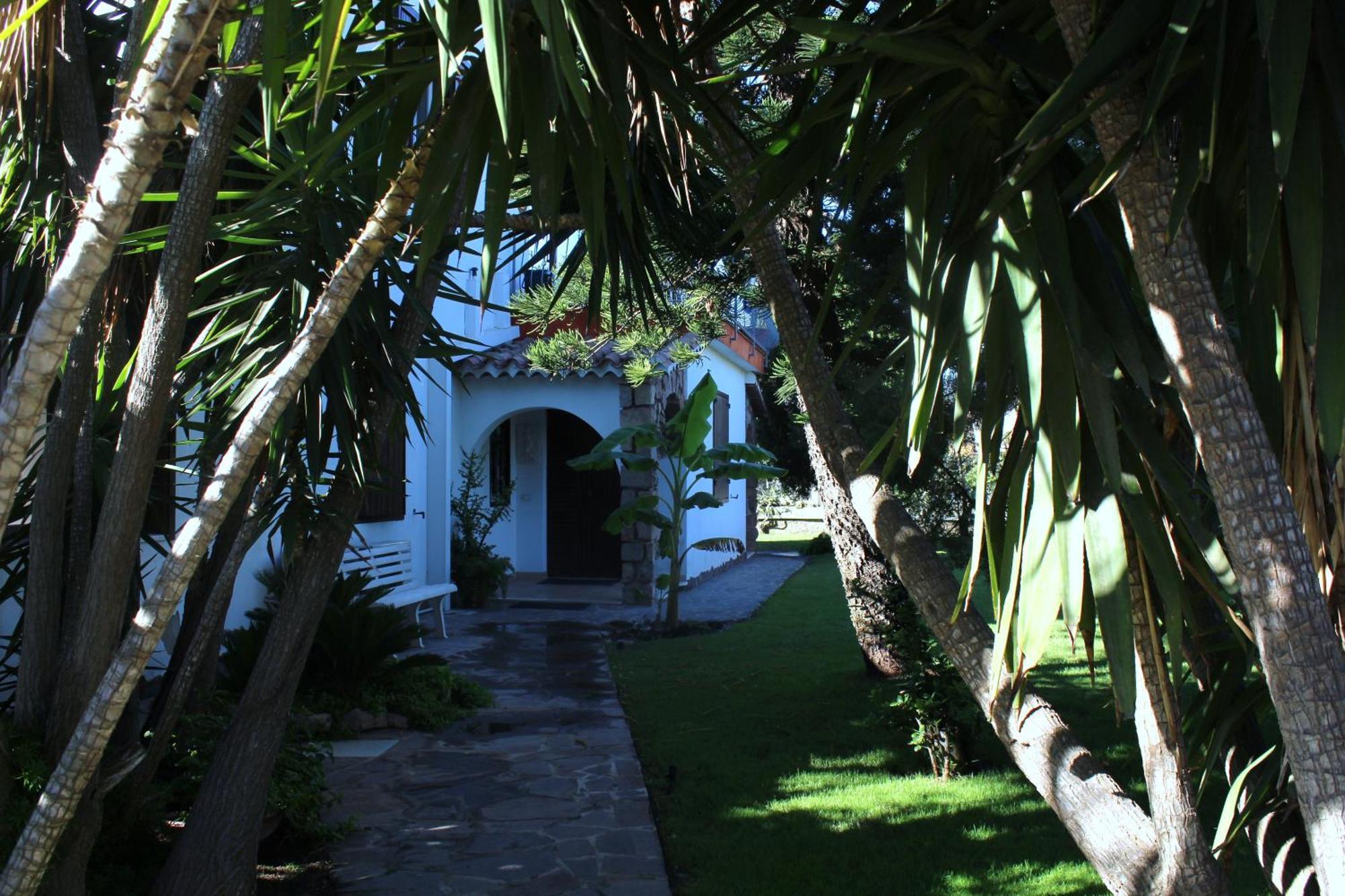 Los Flamingos Bed & Breakfast La Maddalena  Екстериор снимка