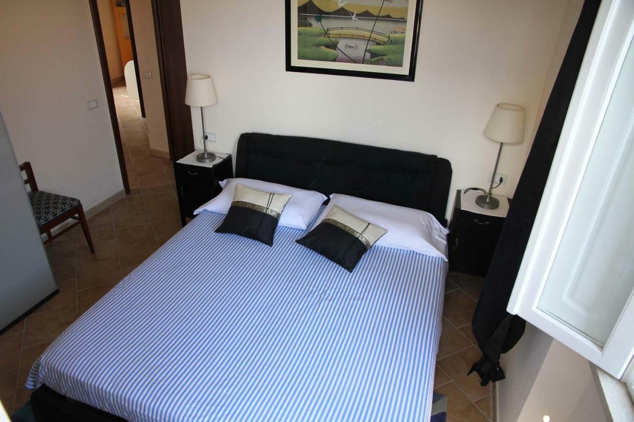 Los Flamingos Bed & Breakfast La Maddalena  Екстериор снимка