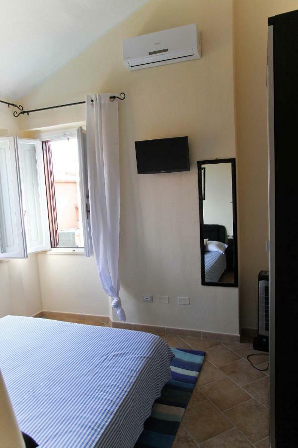 Los Flamingos Bed & Breakfast La Maddalena  Екстериор снимка